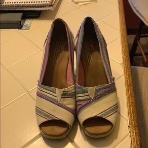 Toms Striped Peeped Toe Wedges